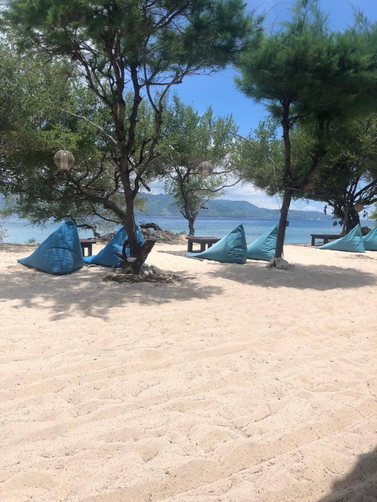 Biru Meno Beach Bungalows Gili Meno Eksteriør billede